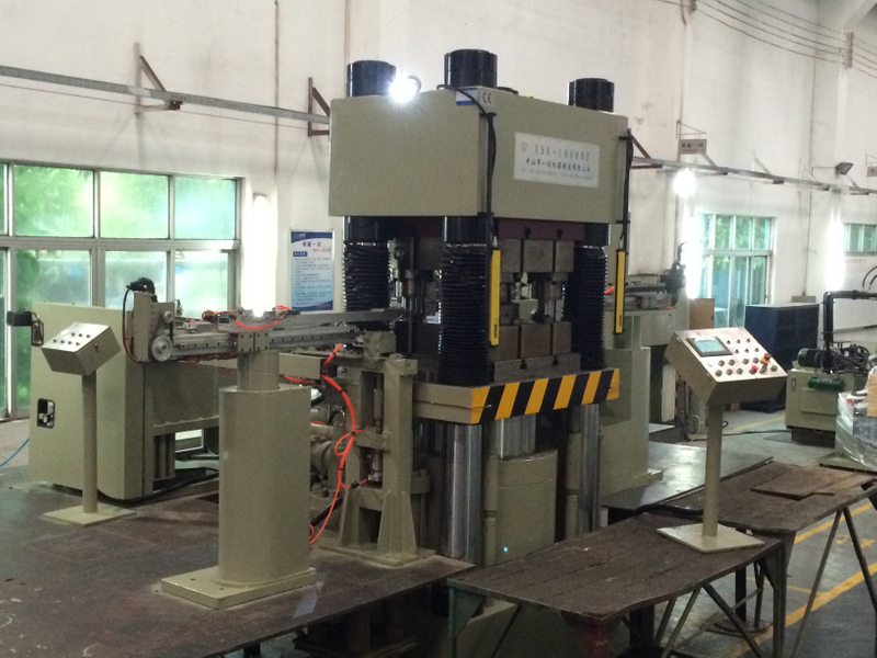 YSK-1000BZ servo CNC precision four-column hydraulic press (gear precision cold extrusion fully automatic production line)