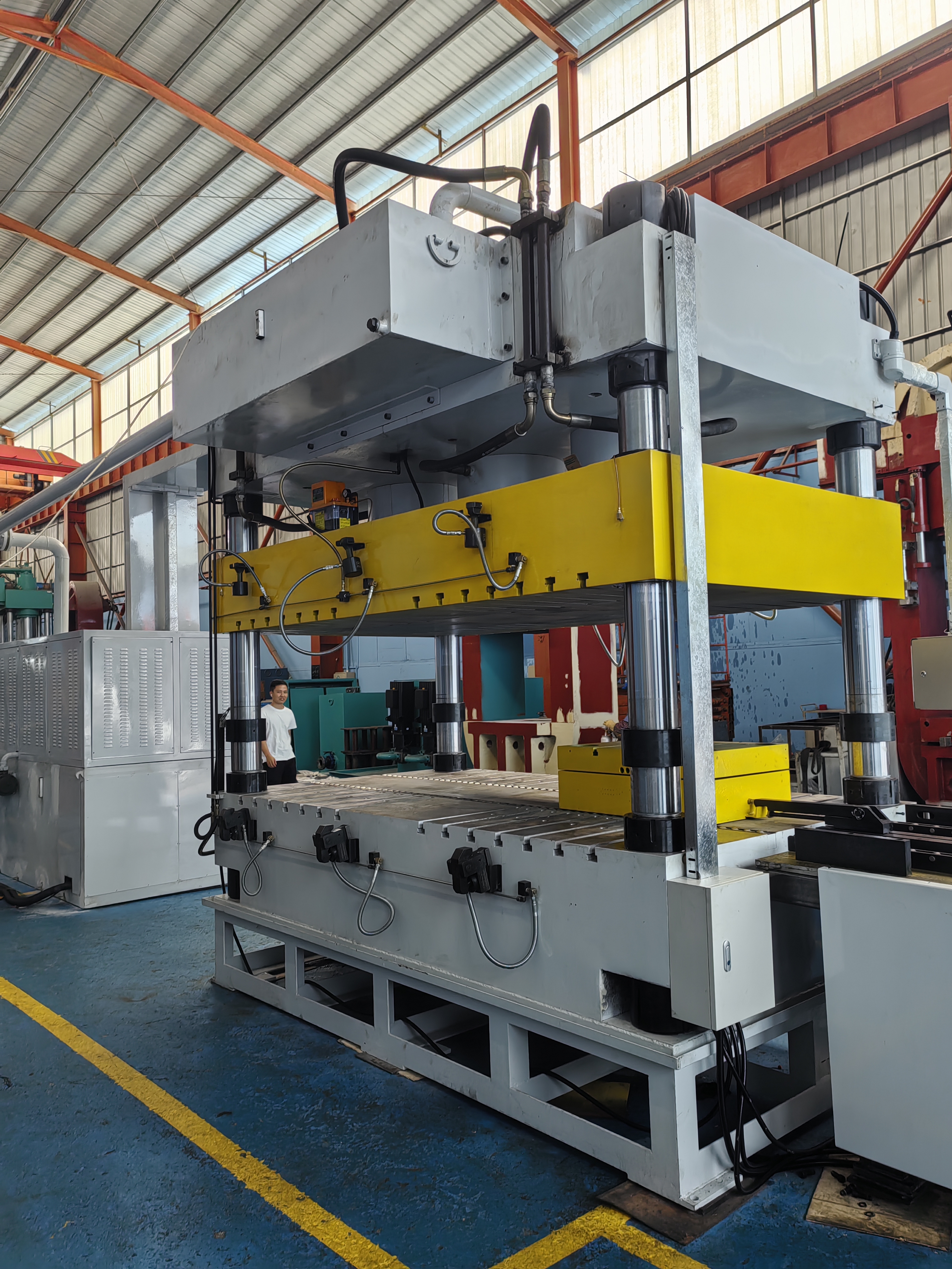 YSM-400CS servo CNC hydraulic press