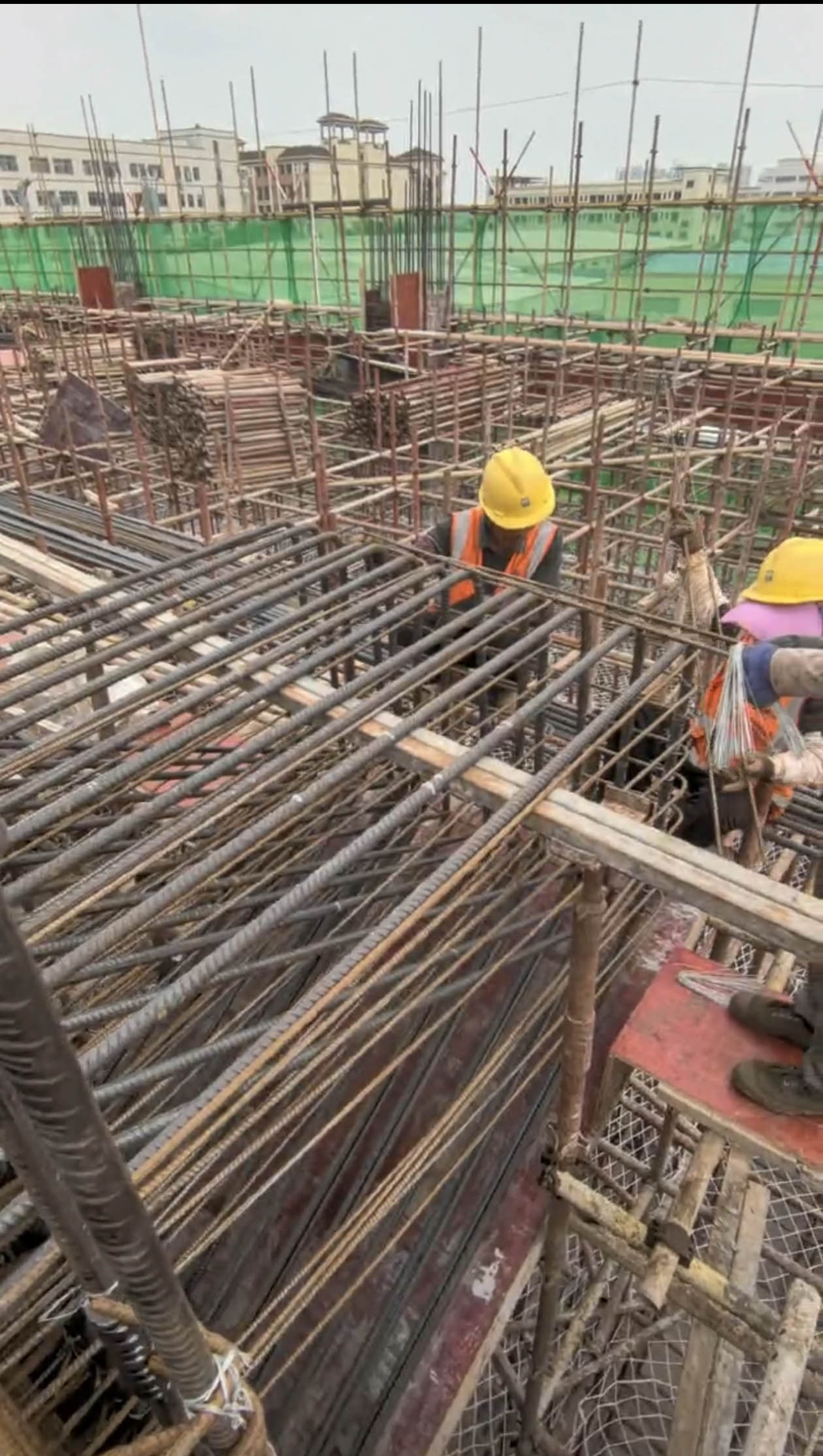 ff9eb7b87687f8960f69d35f121a212