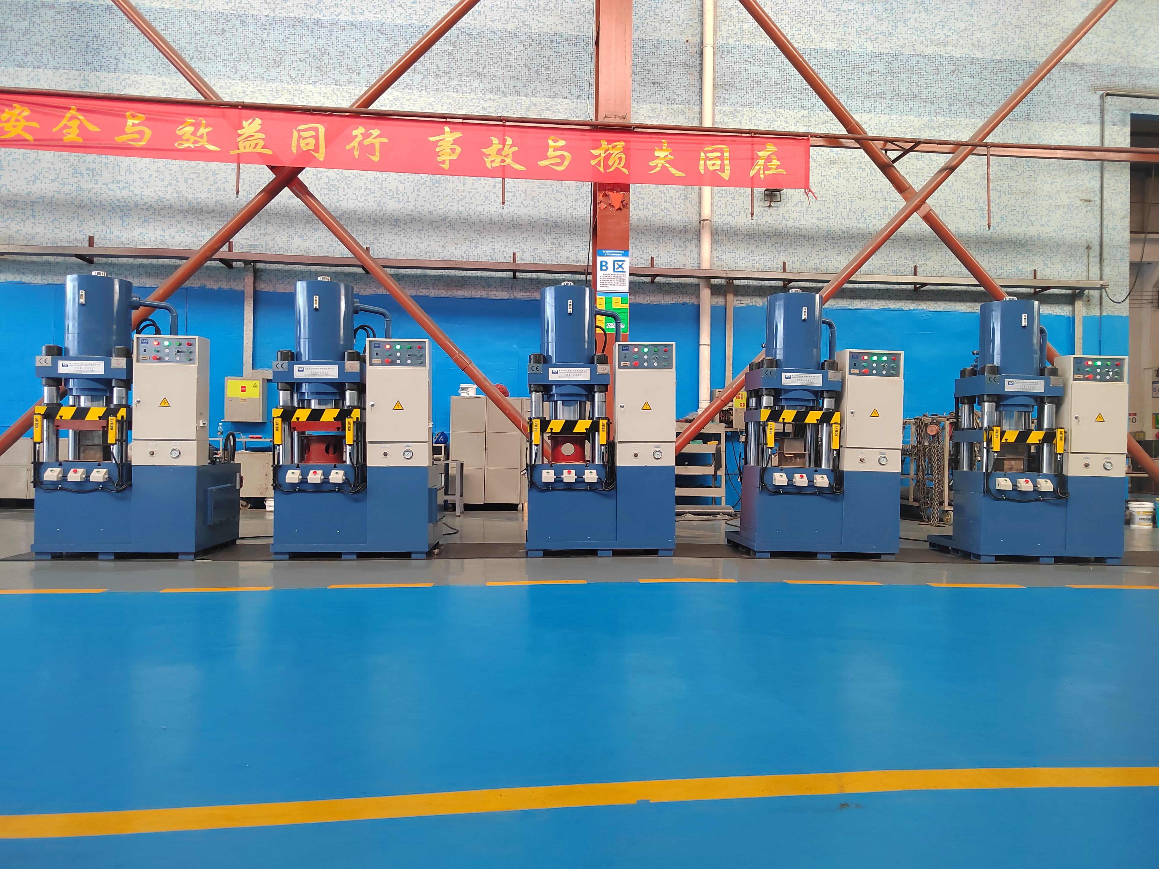 Our company has completed assembly of 5 200-ton four-column hydraulic presses to assist in the production of electric heating pipes