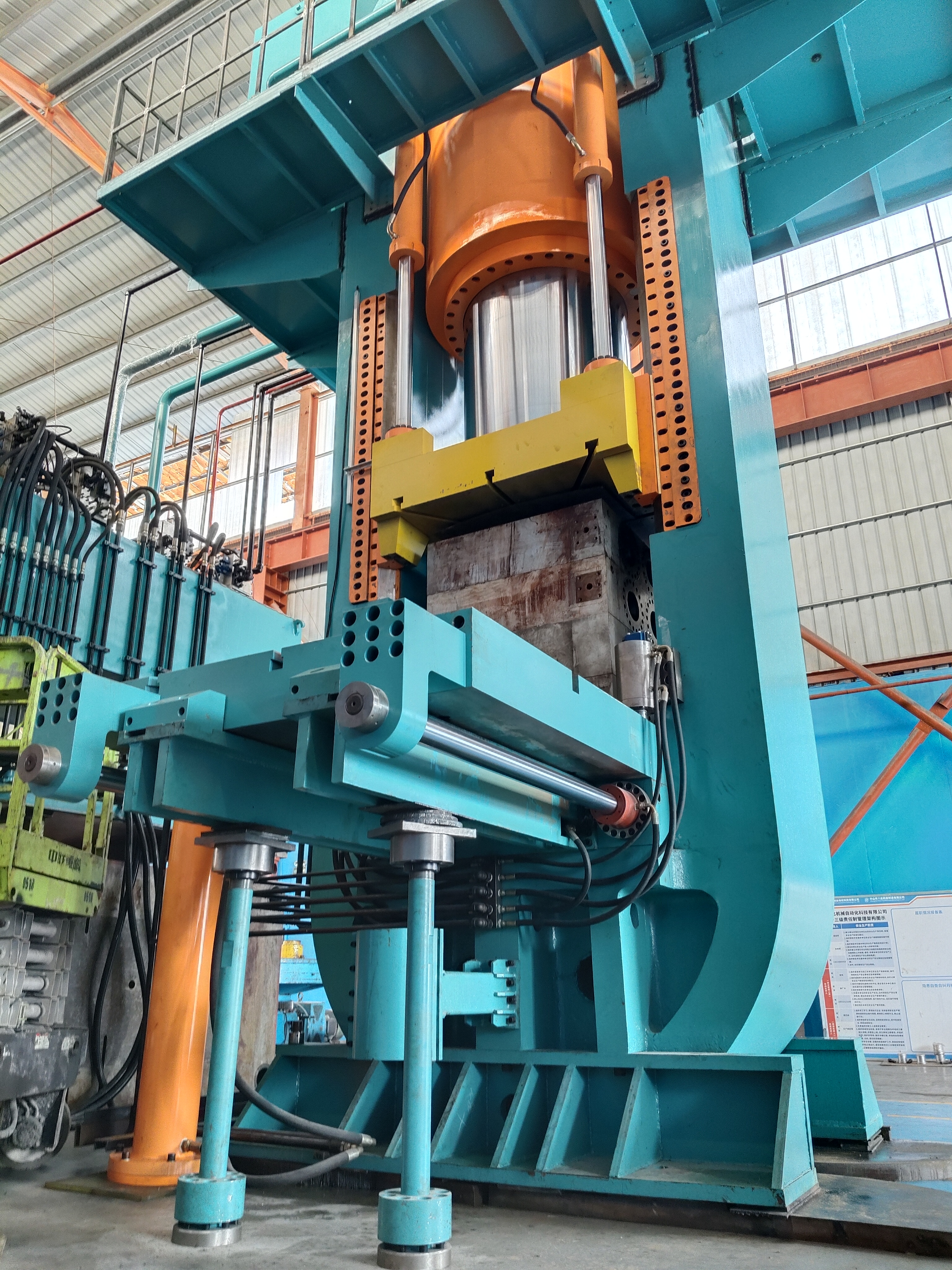 WDR19-10000DS ultra-high pressure servo precision CNC hot and cold forging hydraulic press