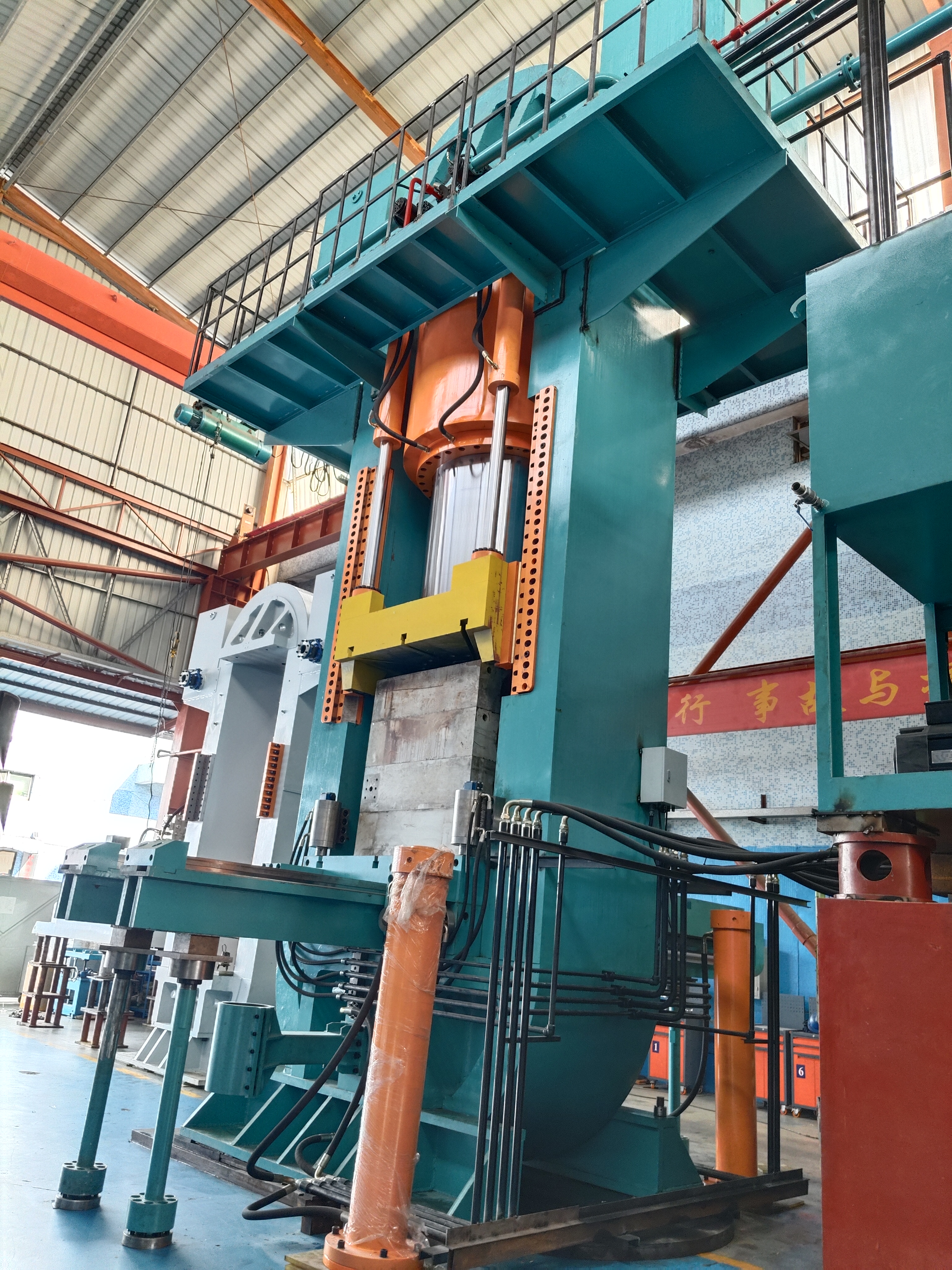 WDR19-10000DS ultra-high pressure servo precision CNC hot and cold forging hydraulic press