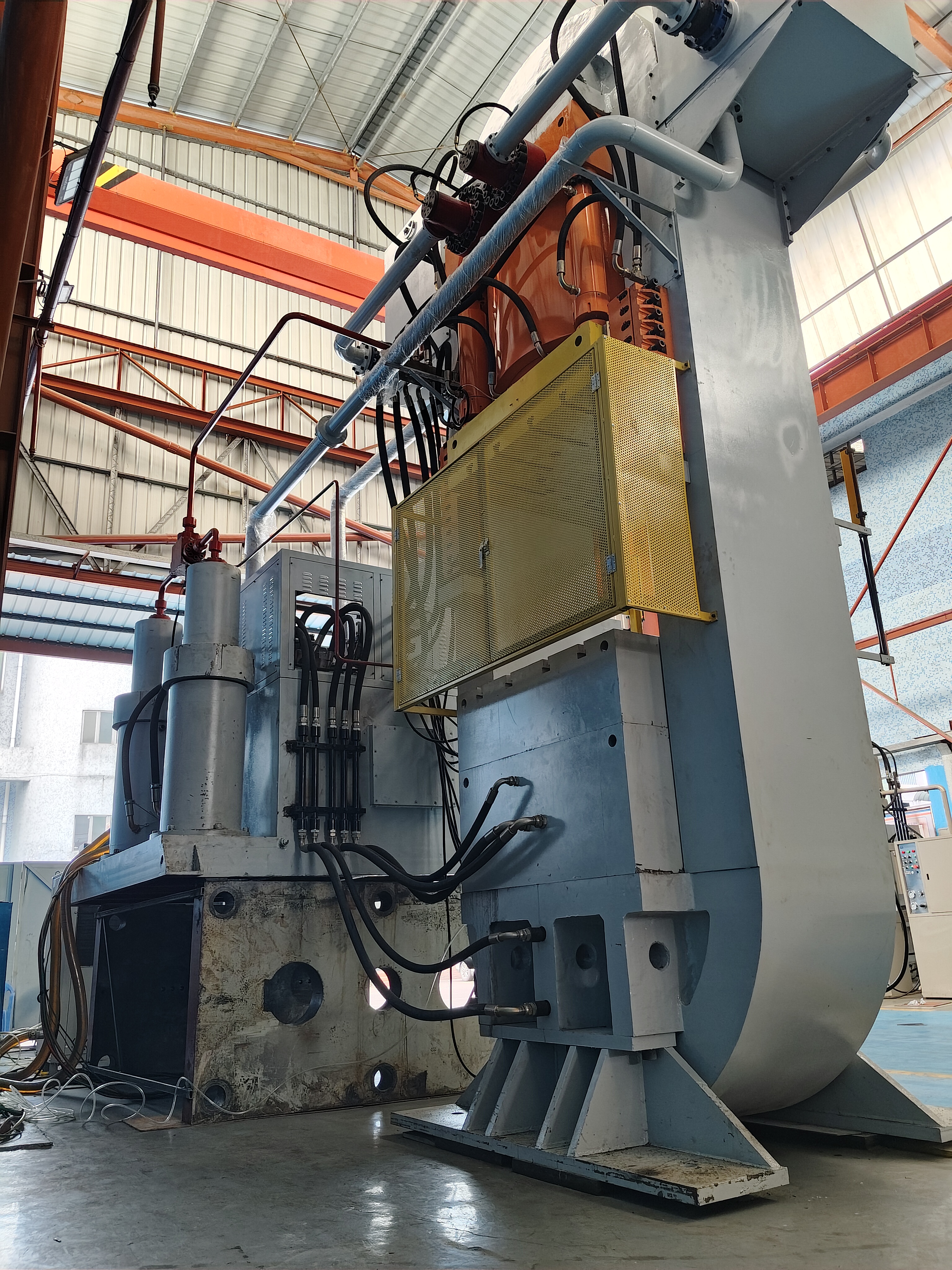 5000T ultra-high pressure steel wire winding hydraulic press-IGBT copper-based radiator cold extrusion