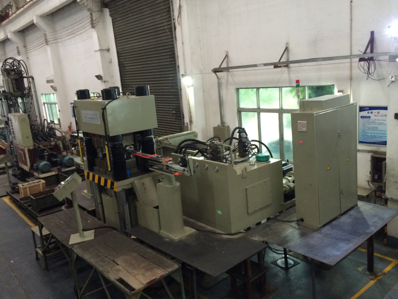 YSK-1000BZ servo CNC precision four-column hydraulic press (gear precision cold extrusion fully automatic production line)