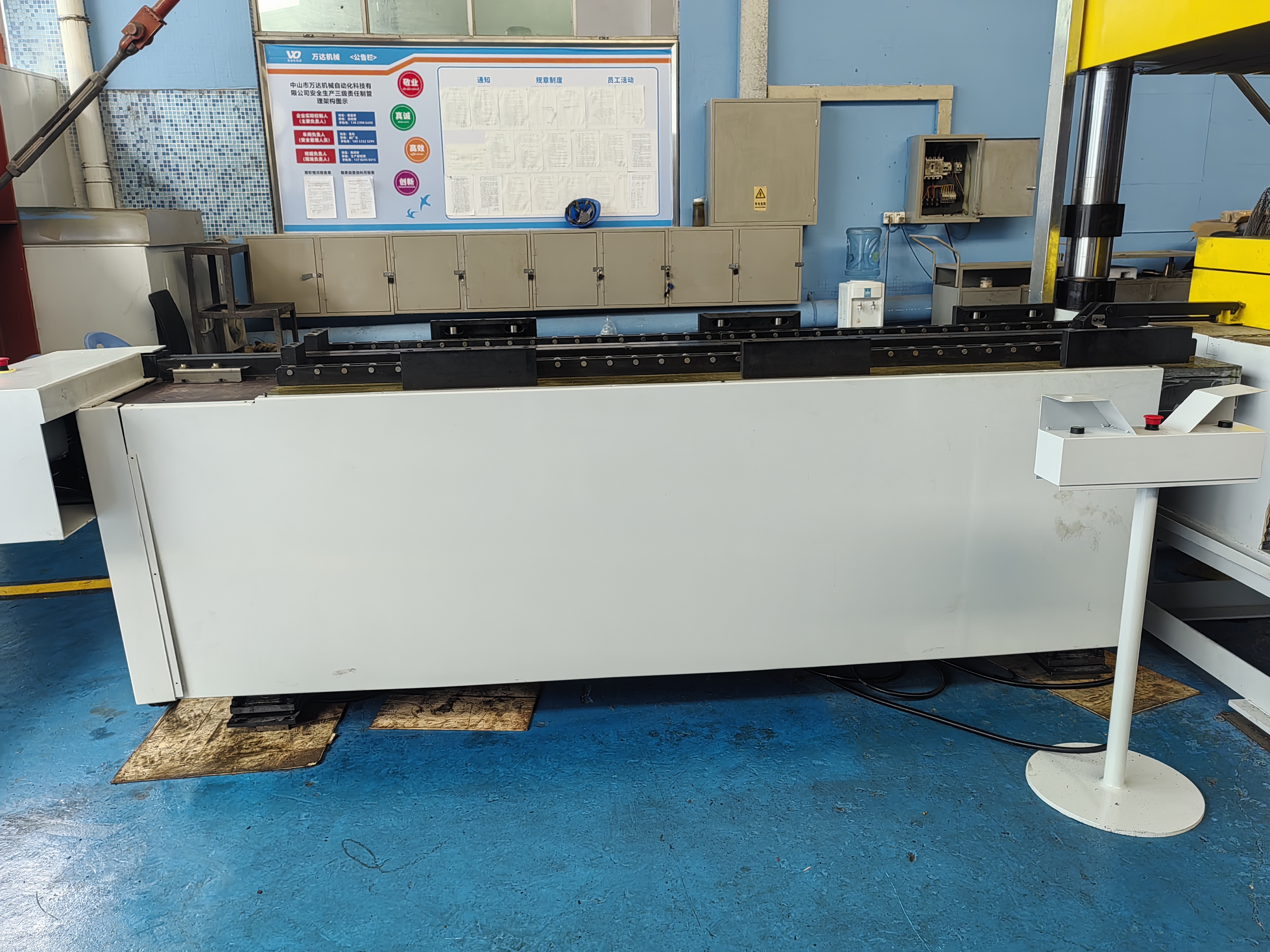 YSM-400CS servo CNC hydraulic press